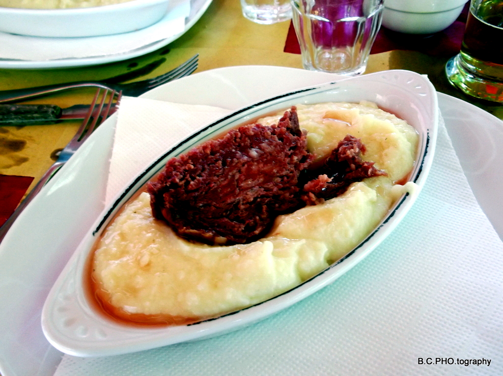 "Salama da Sugo" with mashed potatoes
